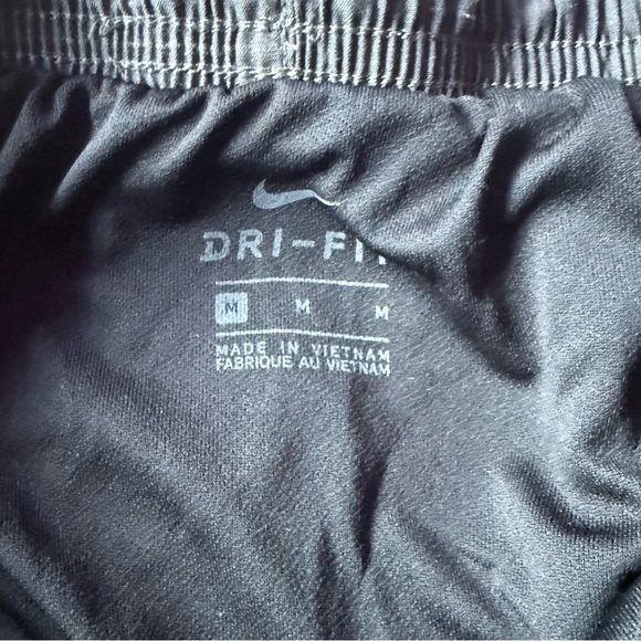 Nike Black Athletic Shorts Lightweight Elastic Waist - Picture 2 of 4